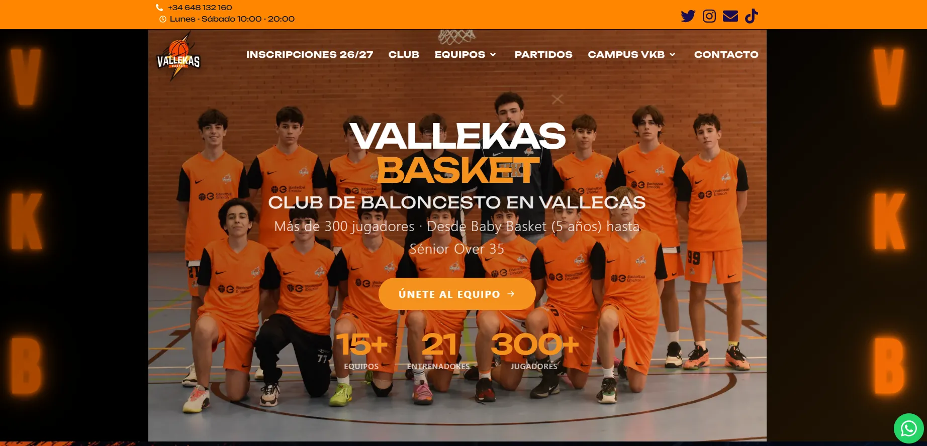 Portada de la web pública de Vallekas Basket: cabecera con el menú del club (inscripciones, equipos, partidos, campus) y un hero con la foto del equipo y las cifras del club, más de 15 equipos, 21 entrenadores y más de 300 jugadores.